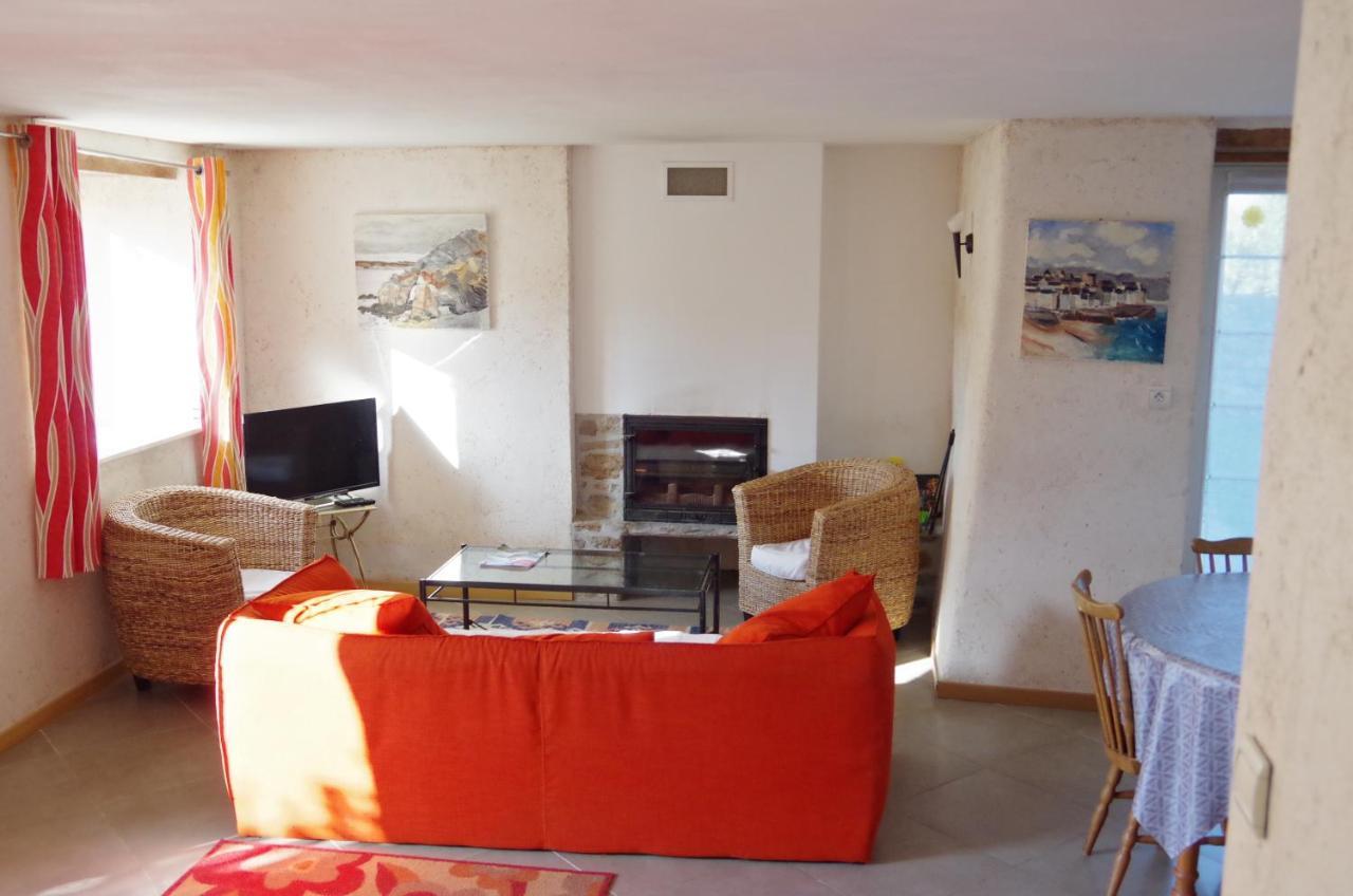 Gites Du Manoir De Goandour كروزون الغرفة الصورة