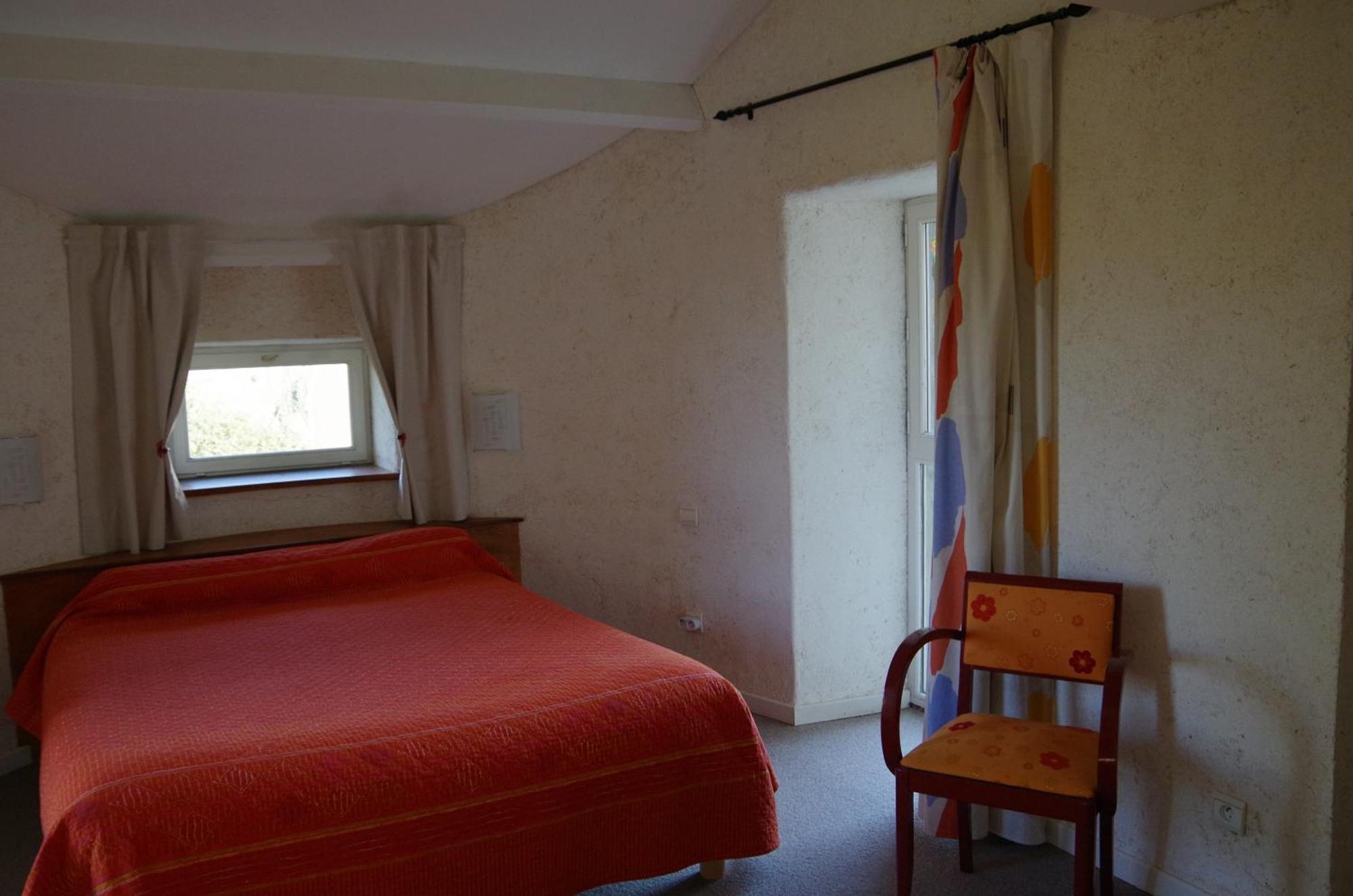 Gites Du Manoir De Goandour كروزون الغرفة الصورة